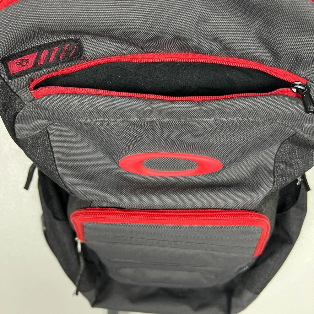 Oakley Backpack 5 Speed Pack Gray Red Travel Commute School‎ Work College